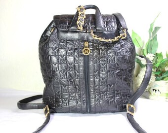 Metrocity Quilted Leather Shoulder Bag in Black