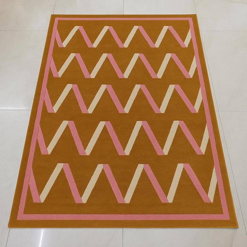handmade tufted rug, zigzag rug, geometric area rug, modern carpet, boho rug decor, mustard pink rug, living room rug, bedroom rug, aesthetic rug, custom tufted rug, hand tufted carpet, trendy home decor, abstract rug