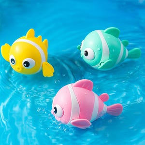 Swimming Fish Bath Toy – Adorable Floating Wind-Up Toy for Toddlers
