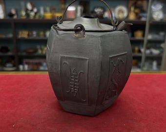 Tetera de peltre vintage – Vajilla de té de estilo chino, tetera pequeña de metal con tapa, decoración antigua para la ceremonia del té, vajilla asiática de colección.