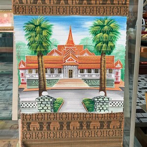 Tapiz de pared vintage tejido y pintado a mano – Arte de escena de templo tailandés, decoración textil folclórica, arte mural del sudeste asiático