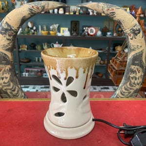 Vintage Ceramic Wax Melt Burner Lamp – Adjustable Electric Oil Warmer, Cream Drip Glaze Aroma Lamp, Cutout Table Decor