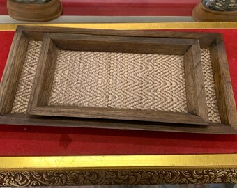 Juego de 2 bandejas de madera con base tejida, decoración rústica para el hogar.