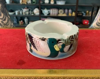 Cenicero de cerámica vintage con forma de pato, decoración de animales pintada a mano.