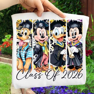 Dessin animé souris et amis Diplôme 2026 png, Dessin animé diplômé diplômé png, personnage de dessin animé diplômé png, Dessin animé senior 2026 png