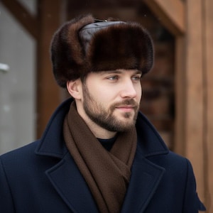 Sombrero ruso/Shapka, piel de visón, cuero marrón