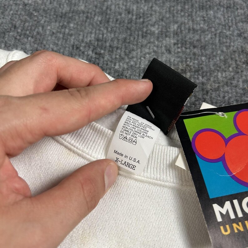 Vintage Mickey Unlimited Mickey Mouse Sweatshirt Mens XL White Hockey USA 90s image 4