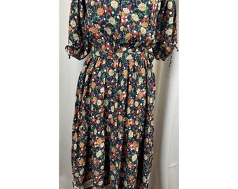 Vintage 70s Floral Prairie Maxi Dress Made in Canada Size 9/10