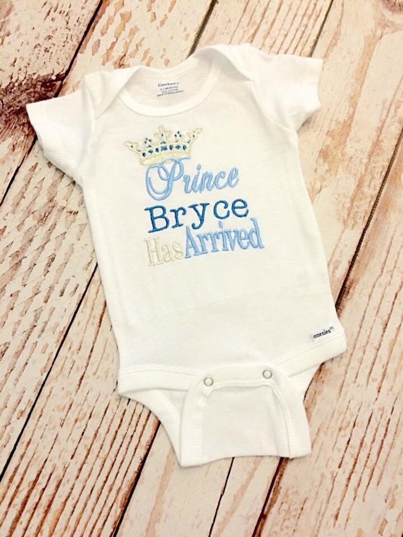 PRINCE HAS ARRIVED PERSONALISED BABY GROW,OUTFIT,BODYSUIT NEWBORN CHRISTMAS GIFT