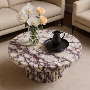Calacatta Viola Marmor Couchtisch: Elegantes geriffeltes Basis-Mittelstück