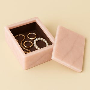 Handcrafted Onyx Stone Jewelry Box: Elegant Rectangular Gem Storage