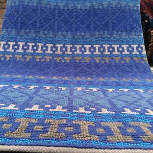 Hand Woven Rugs Natural 100% Wool Blue Color modern Size 5x7.8 FT (150x230 Cm)