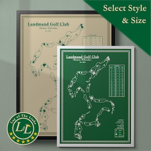 Peut inclure: Deux cartes de golf encadrées pour le Landmand Golf Club à Homer, Nebraska, établi en 2023. Une carte présente un fond beige avec des détails de parcours verts, tandis que l'autre a un fond vert foncé avec des détails de parcours blancs.