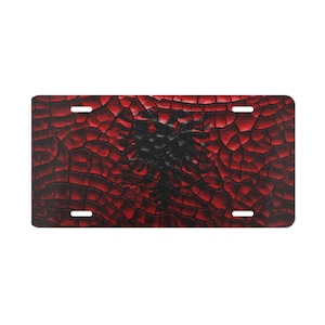 Nummerplaat met Albanese vlag: patriottische autotag, auto-accessoire