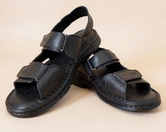 Sandalias de cuero negro hechas a mano para hombre, cómodas con correa ajustable, calzado de verano.