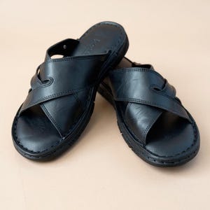 Genuine Leather Men&#39;s Slide Sandals, Black Handmade Criss-Cross Slippers for Summer Comfort, Everyday Wear
