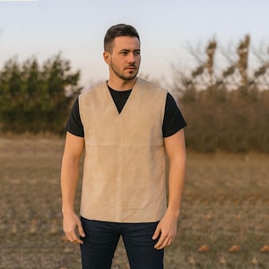 Men&#39;s Suede Leather Vest: Vintage Western Style Tan Waistcoat