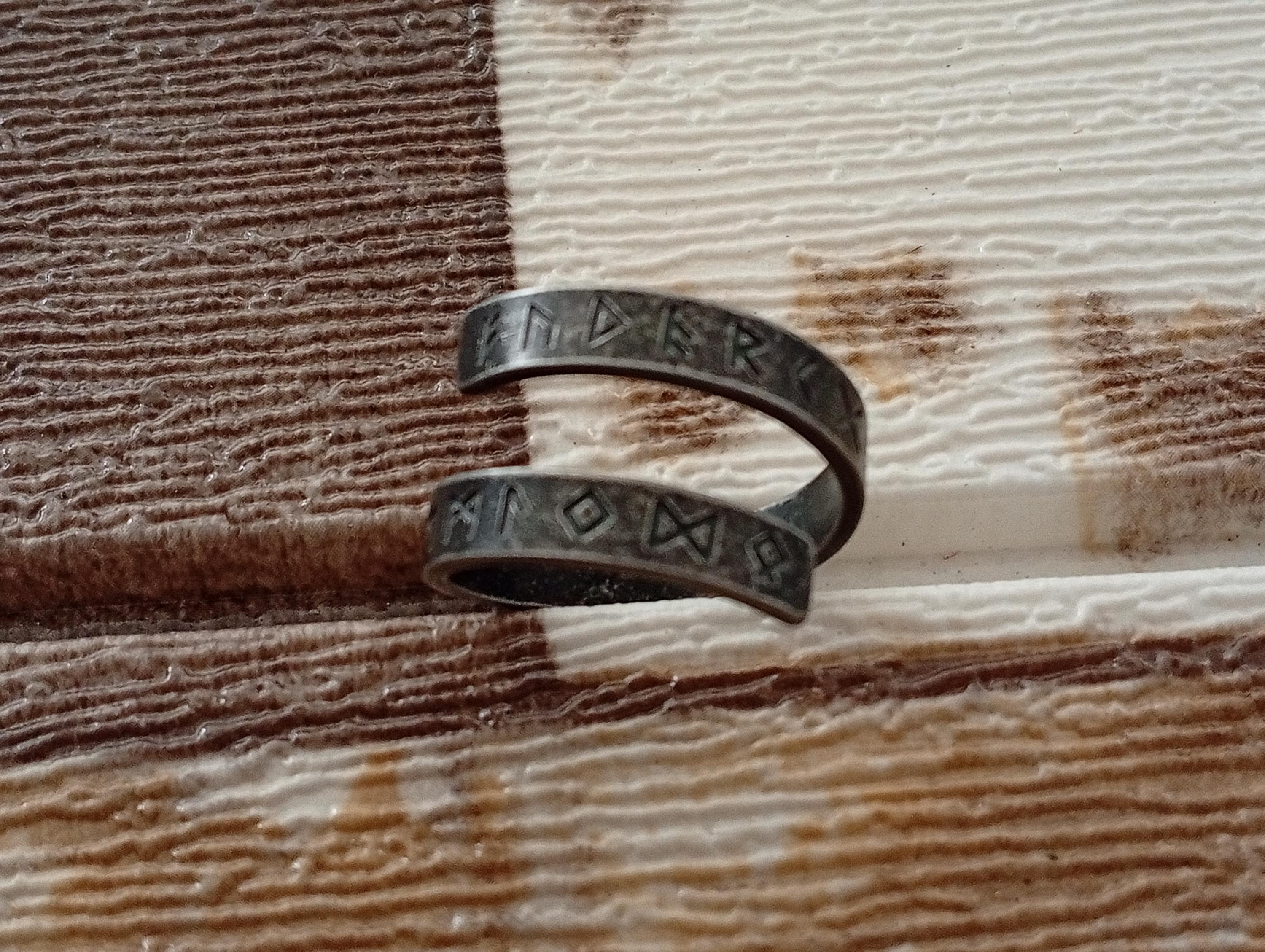 PAMTIER Anillo De Runa Vikinga De Fibra De Carbono Para