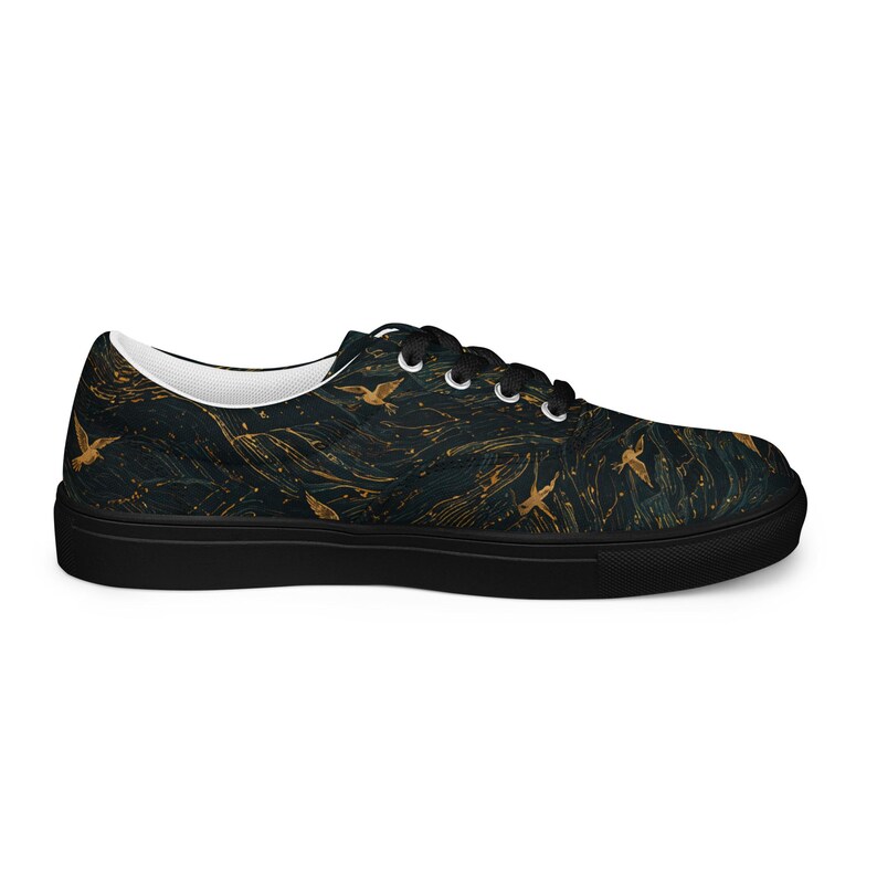 Men’s lace-up canvas shoes