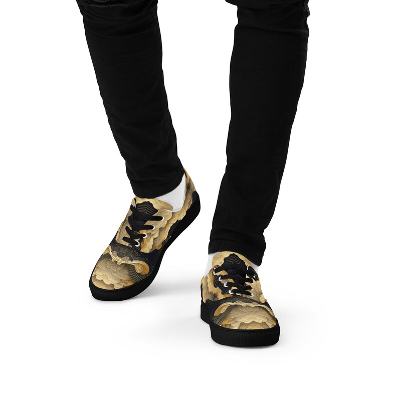 Men’s lace-up canvas shoes