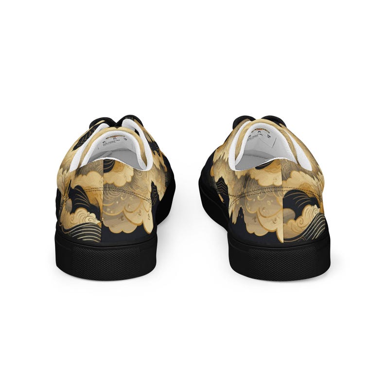 Men’s lace-up canvas shoes