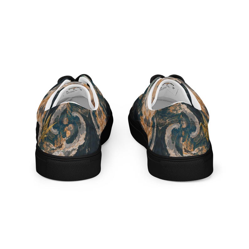 Men’s lace-up canvas shoes