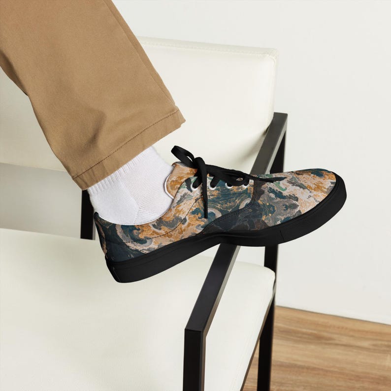 Men’s lace-up canvas shoes