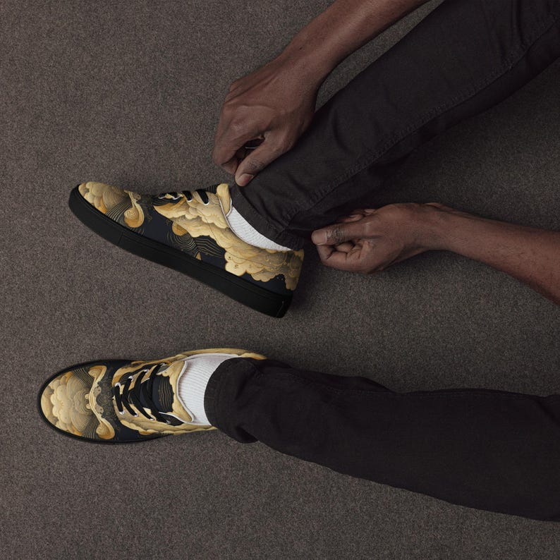 Men’s lace-up canvas shoes