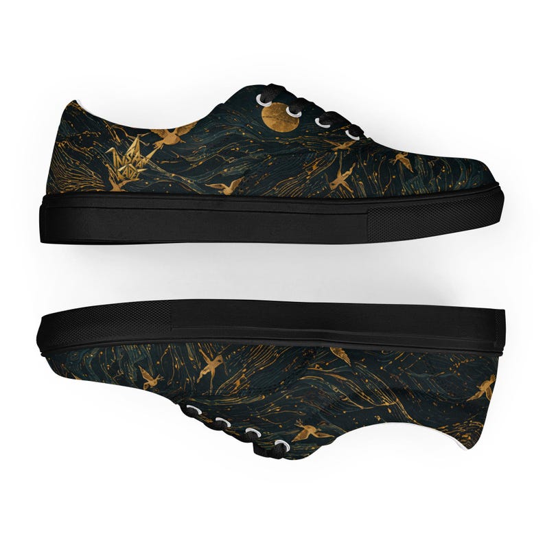 Men’s lace-up canvas shoes