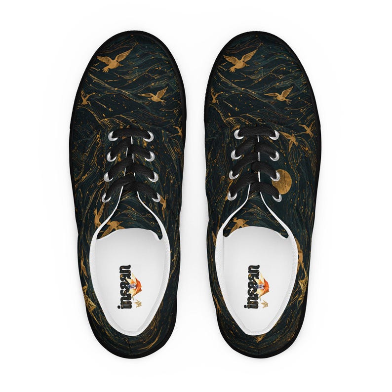 Men’s lace-up canvas shoes