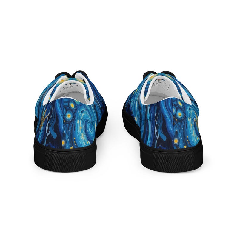 Men’s lace-up canvas shoes
