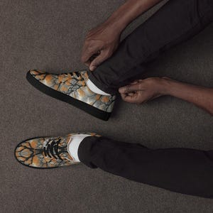Men’s lace-up canvas shoes