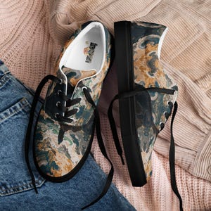 Men’s lace-up canvas shoes