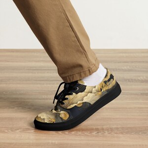Men’s lace-up canvas shoes