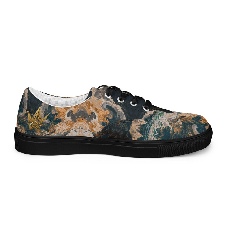 Men’s lace-up canvas shoes