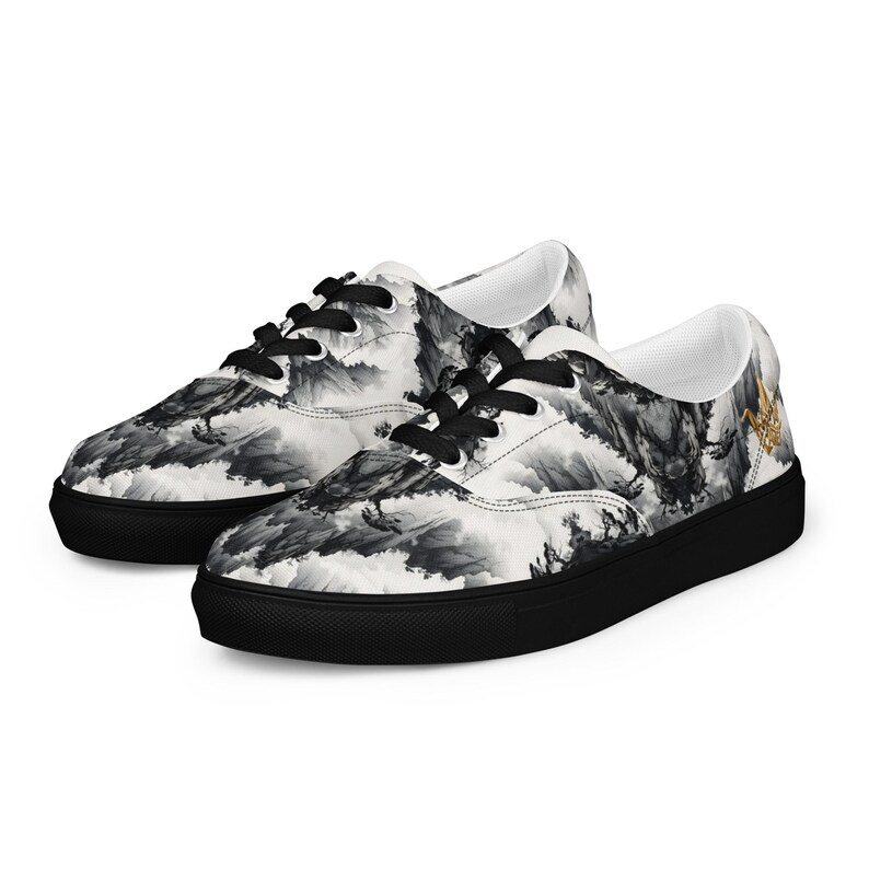 Men’s lace-up canvas shoes