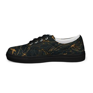 Men’s lace-up canvas shoes