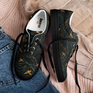 Men’s lace-up canvas shoes