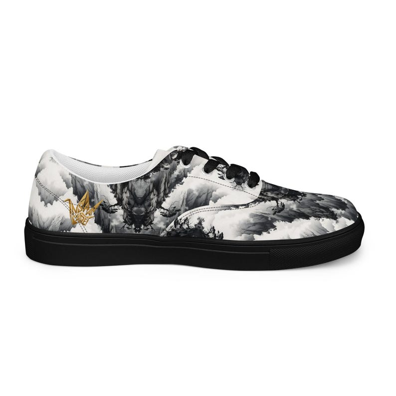 Men’s lace-up canvas shoes
