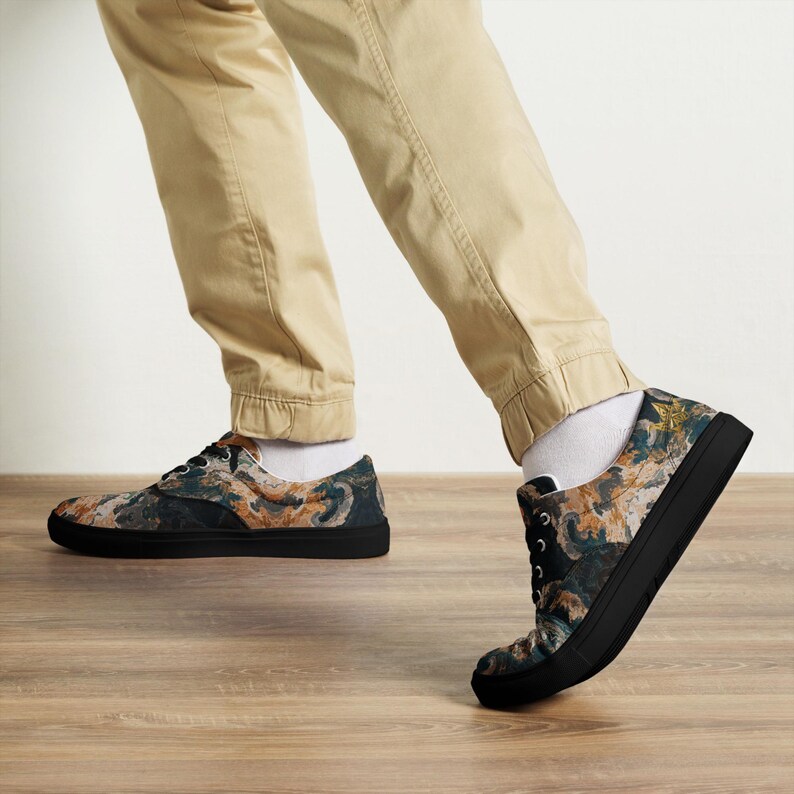 Men’s lace-up canvas shoes