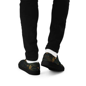 Men’s lace-up canvas shoes