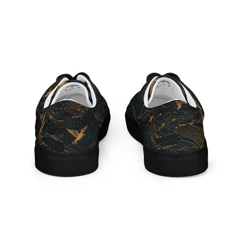 Men’s lace-up canvas shoes