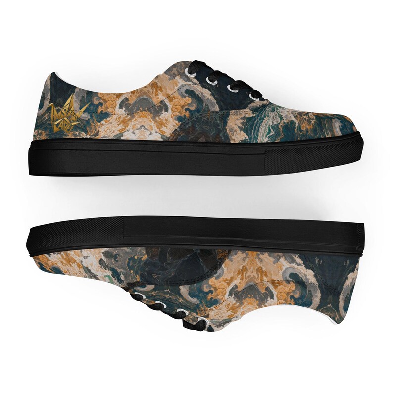 Men’s lace-up canvas shoes