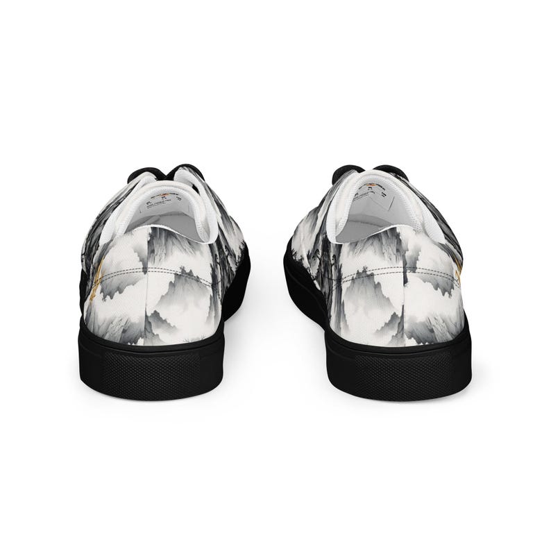 Men’s lace-up canvas shoes