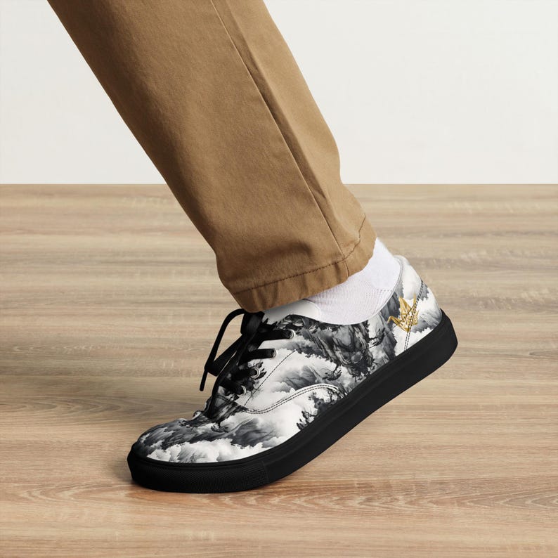 Men’s lace-up canvas shoes