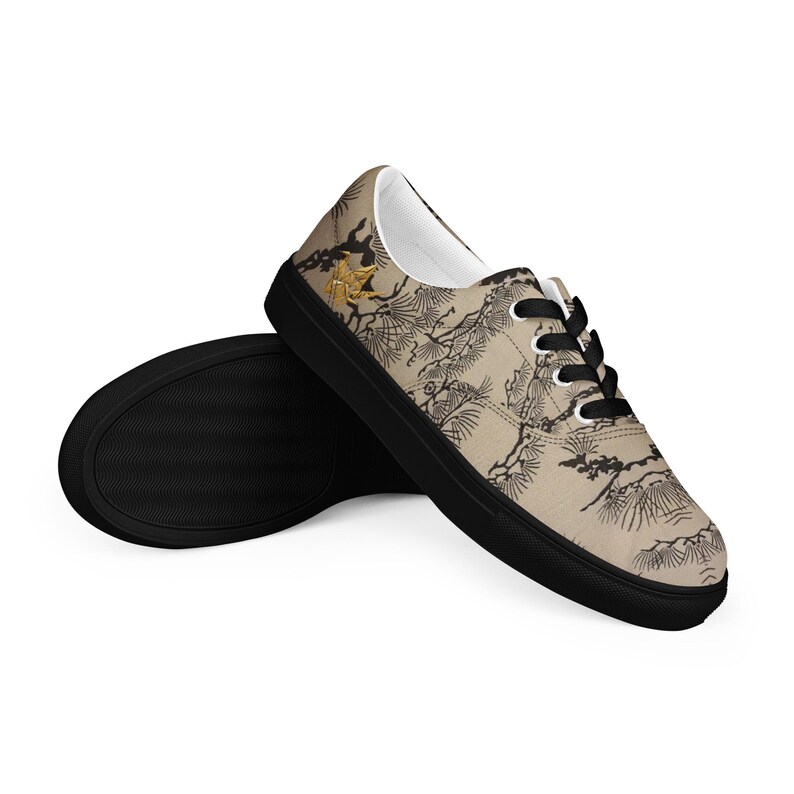 Men’s lace-up canvas shoes