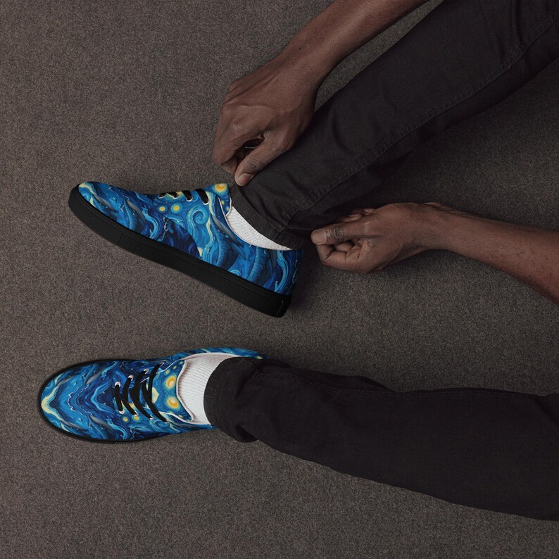 Men’s lace-up canvas shoes
