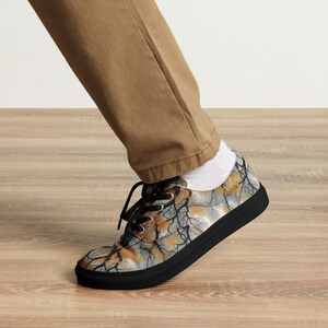 Men’s lace-up canvas shoes