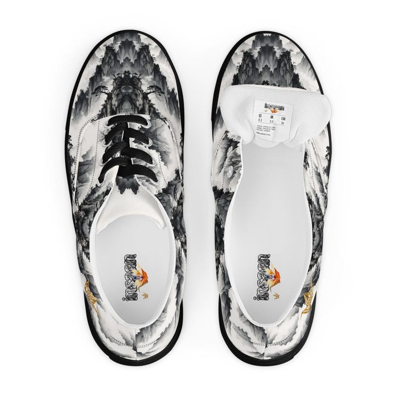 Men’s lace-up canvas shoes