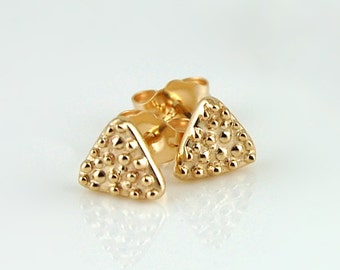 Triangle Earrings, 14K Gold Stud Earrings, Triangle Stud Earrings, Geometric Jewelry, Gold Pyramid Studs, Fun Earrings